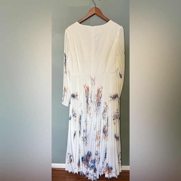 NWT Fehaute White Pleated Chiffon V Neck Long Sleeve A-Line Maxi Dress Sz 10 - Picture 9 of 13